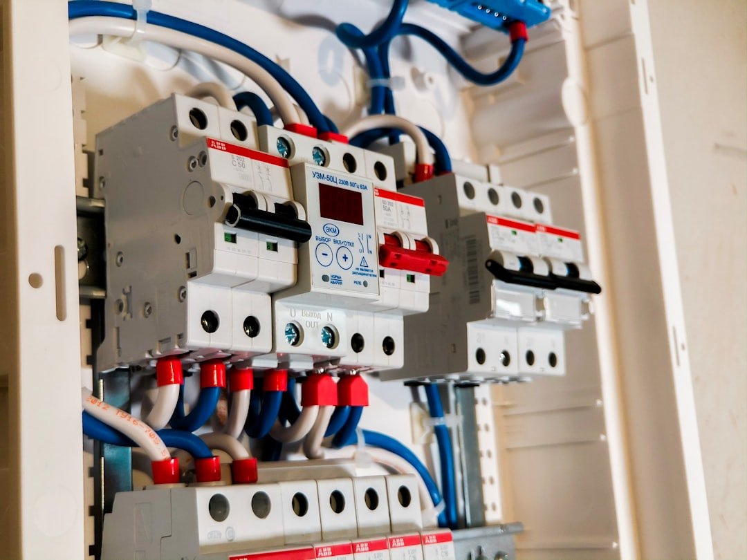white-circuit-breakers-ufo5iirdqjc